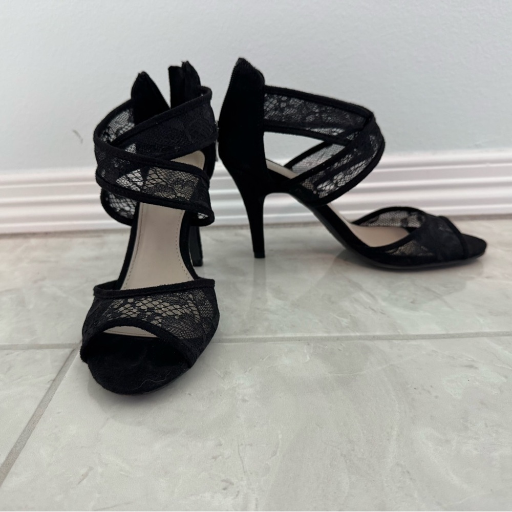 Elegant Black High Heel Sandals with Zipper